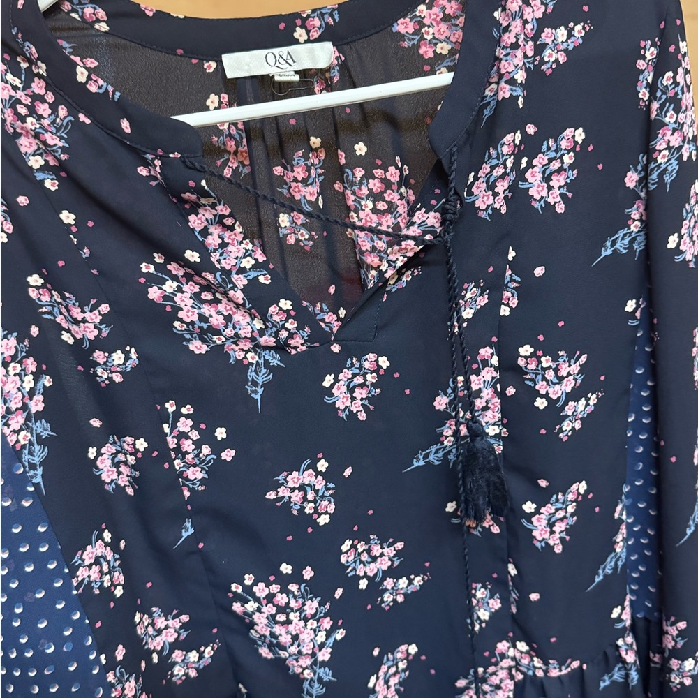 Women's Floral Navy Top